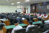 Bupati Trenggalek Mochamad Nur Arifin bacakan LKPJ tahun 2022 saat Rapat Paripurna