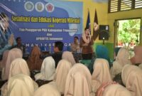 Saat Istri Bupati Trenggalek, Novita Hardini memberikan edukasi dan semangat pada siswa SMA 1 Karangan, Trenggalek