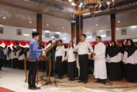 Wabup Trenggalek Syah Muhammad Natanegara melantik 574 pejabat fungsional di Pendapa Manggala Praja Nugraha
