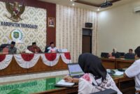 Suasana rapat komisi I DPRD Trenggalek dengan agenda pembahasan R-APBD Perubahan tahun 2023