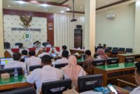 Situasi rapat kerja antara Komisi III DPRD Trenggalek bersama Dinas Pekerjaan Umum dan Penataan Ruang (PUPR) dan Dinas Perumahan Kawasan Pemukiman dan Lingkungan Hidup (PKPLH)