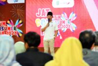 Bupati Trenggalek Mochamad Nur Arifin jelaskan sederet manfaat program Kartu Kredit Pemerintah Daerah yang dilaunching di Pasar Pon