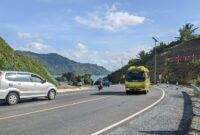 Suasana pemandangan Jalan Lintas Selatan (Pansela Lot 6) masuk kawasan Pantai Karanggongso atau Pasir Putih dari arah Trenggalek menuju Tulungagung.