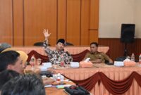 Saat Bupati Trenggalek Mochammad Nur Arifin (foto tengah) berdiskusi dengan Dinas PKPLH Kabupaten Trenggalek