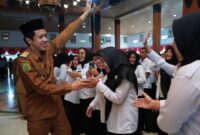 Wakil Bupati Trenggalek Syah Muhammad Natanegara beri selamat sekaligus ingatkan untuk loyal pada pimpinan. (Foto : Prokopim Trenggalek)