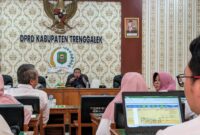 Rapat kerja antara Pansus II DPRD Trenggalek bersama Tim Asistensi Pemerintah Daerah di gedung DPRD Trenggalek.