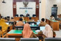 Mugianto selaku Ketua Pansus II DPRD Trenggalek pimpin rapat pansus dengan agenda pembahasan RPJPD tentang Net Zero Carbon.