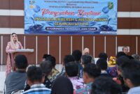 Novita Hardini sosialisasi pada calon penerima manfaat instalasi air bersih yang dilakukan di Aula Dinas PUPR.