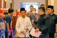 Saat Tersangka S keluar dari ruang penyidikan di Polres Trenggalek