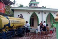 BPBD Trenggalek kirim air bersih ke Masjid untuk menunjang ketersediaan air bersih bagi warga yang membutuhkan.