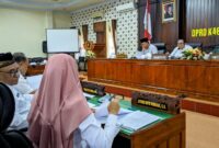 Rapat kerja antara Komisi II DPRD Trenggalek dengan Dinas Perindustrian Dan Tenaga Kerja Kabupaten Trenggalek membahas Ranperda APBD 2025.