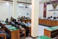 Suasana rapat hearing atau dengar pendapat antara perwakilan warga Kecamatan Munjungan dan Dongko dengan Wakil Ketua DPRD dan Komisi III DPRD Trenggalek.