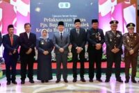 Serah terima jabatan Pjs Bupati Trenggalek Dyah Wahyu Ermawati kepada Bupati Trenggalek Mochamad Nur Arifin di Pendhapa Manggala Praja Nugraha.