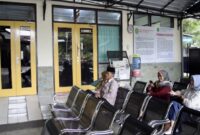 Doc. Pemohon menunggu antrean sidang di Pengadilan Agama Trenggalek.