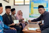 Suasana harus saat seorang tahanan titipan kasus pencurian mengucapkan ijab kabul di dalam Rutan Kelas IIB Trenggalek.