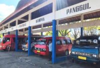 Suasana Terminal MPU Sumbergedong, hanya terlihat sejumlah kendaraan angkutan terparkir. (Foto: Candra Sofyan)