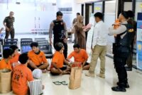 Dokumen saat Ditreskrimum Polda Jatim melimpahkan 10 tersangka ke Kejari Trenggalek.
