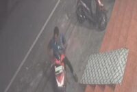 Aksi pencurian motor yang terekam CCTV di Kelutan Trenggalek