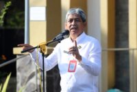 Sekda Trenggalek, Edy Soepriyanto beri pengarahan kepada ASN dilingkup Disperinaker untuk senantiasa pandai membawa diri dan jadi figur yang baik.
