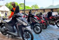 Cek fisik kendaraan di Samsat Trenggalek (foto: ulasan kantor Bersama Samsat Trenggalek @Wahyu Agus Firmanto)