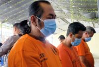 3 oknum wartawan pemeran kades saat dirilis oleh Polres Trenggalek.