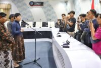 Bupati Trenggalek Mochamad Nur Arifin melakukan konferensi pers di Gedung Smart Center, Selasa (2/9/2025).