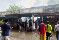 Kondisi sesaat setelah tim Damkar Trenggalek berhasil memadamkan komplek pertokoan di Watulimo Trenggalek.
