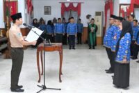 Bupati Trenggalek Mochamad Nur Arifin lantik Christina Ambarwati, Imam Nur Hadi, dan Edif Hayunan Siswanto jadi kepala dinas.