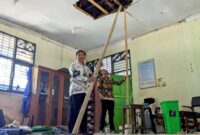 Ruang sekolah yang atapnya rusak dan membutuhkan perbaikan. (Doc. Ragam Warta - 25 Juli 2024)