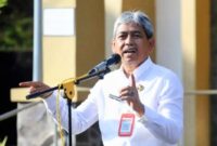 Sekretaris Daerah Trenggalek, Edy Soepriyanto saat pimpin upacara di kantor Setda Trenggalek.