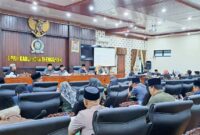 Suasana rapat Paripurna di DPRD Trenggalek, Jumat (14/11/2025).