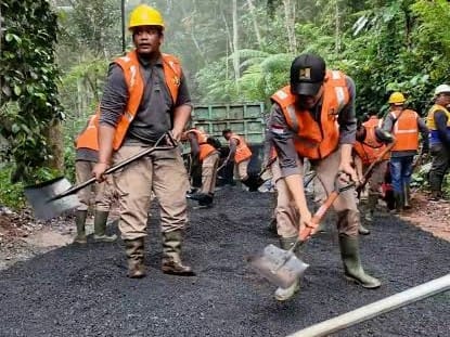 Satgas Daya tambal jalan pakai uang donasi TPP ASN Trenggalek