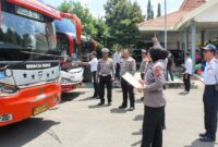 Armada bus yang berada di Terminal Bus Trenggalek diperiksa oleh Ditlantas Polda Jatim. (Foto : Humas Polres Trenggalek)