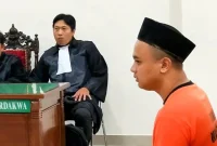 Terdakwa Awang Kresna Aji Pratama hadiri sidang di Pengadilan Negeri Trenggalek dengan agenda pembacaan tuntutan oleh JPU.