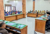 Ikatan Apoteker Indonesia (IAI) Trenggalek datangi kantor DPRD Trenggalek untuk mengadu sulitnya proses perizinan apotek