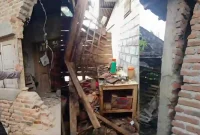 Beberapa rumah warga Trenggalek rusak akibat gempa pacitan yang terjadi, Jumat (6/2/2026) dini hari.