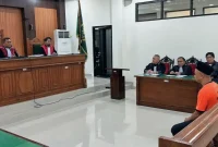 Awang Kresna Aji Pratama terdakwa penganiayaan terhadap guru seni budaya SMPN 1 Trenggalek Eko Prayitno jalani sidang dengan agenda pembacaan nota pembelaan atau pledoi dari terdakwa.