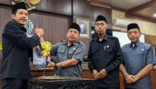 Penyerahan LKPJ Trenggalek tahun anggaran 2025 kepada DPRD Trenggalek, Senin (30/3/2026).