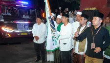 Sekretaris Daerah Trenggalek, Edy Soepriyanto secara simbolis berangkatkan JCH asal Trenggalek dari Pendopo Manggala Praja Nugraha, Senin dini hari (18/5/2026).