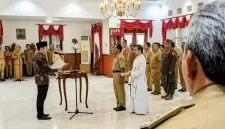 Bupati Trenggalek Mochamad Nur Arifin tunjuk Triadi Admono jadi Pj. Sekda Trenggalek gantikan Edy Soepriyanto.