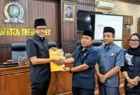 Rapat Paripurna dengan agenda Penyampaian Penjelasan Raperda tentang Pertanggungjawaban Pelaksanaan APBD Kabupaten Trenggalek Tahun Anggaran 2025, Rabu (17/6/2026). 