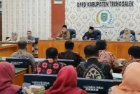 Suasana rapat kerja sinkronisasi lintas AKD bahas Perda Pilkades Serentak, Kamis (11/6/2026).