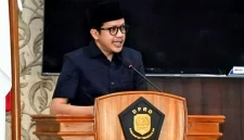 Wakil Bupati Trenggalek Syah Muhammad Natanegara jelaskan garis besar perubahan perda pemilihan kepala desa saat rapat Paripurna, Senin (29/6/2026).