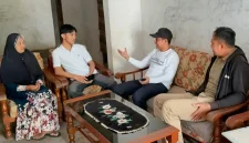 Dispora Trenggalek sambangi rumah Juara Internasional MCGG di Desa Ngulankulon, Kecamatan Pogalan