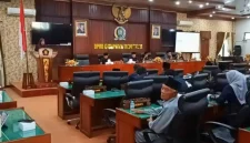 Suasana rapat paripurna perubahan susunan sejumlah rancangan peraturan daerah, Senin (10/8/2026).