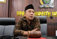 Ketua DPRD Trenggalek Doding Rahmadi membahas tambahan anggaran penanganan kekeringan dalam APBD Perubahan 2026.