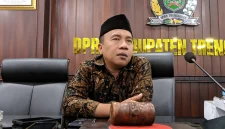 Ketua DPRD Trenggalek Doding Rahmadi membahas tambahan anggaran penanganan kekeringan dalam APBD Perubahan 2026.