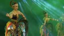 Kelompok jaranan tampil dalam Festival Jaranan Trenggalek Terbuka.
