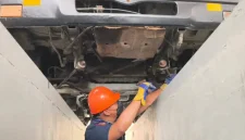 UPTD Pengujian Kendaraan Bermotor Trenggalek meraih peringkat 3 nasional, di tengah upaya meningkatkan kepatuhan kendaraan wajib uji.
